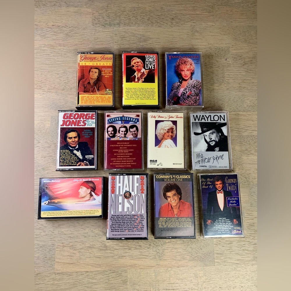 Lot of 11 Country Cassetes George Jones, Conway Twitty,‎ Dolly, Waylon